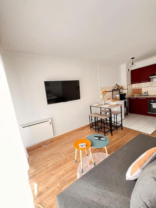 Apartment Agreable Paris Centre Metro Rer *